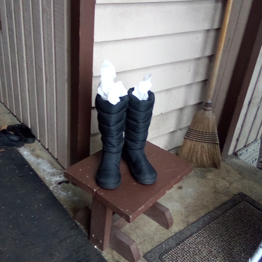 Women's Black Winter Quilted Snow Boots - Waterproof Comfort